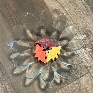 Glass Flower Bowl with Leaf Floating Candles